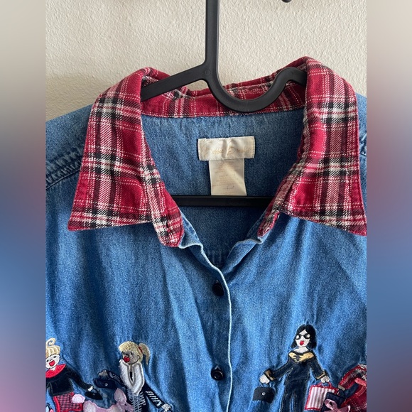 Vintage Womans Button Up Shirt - Embroidered - Size Medium - Picture 5 of 8